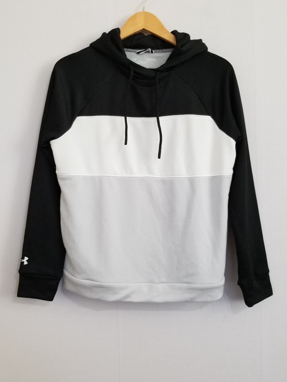 NWT Under Armour Black White Gray Colorblock Hoodie Sweatshirt Size Medium